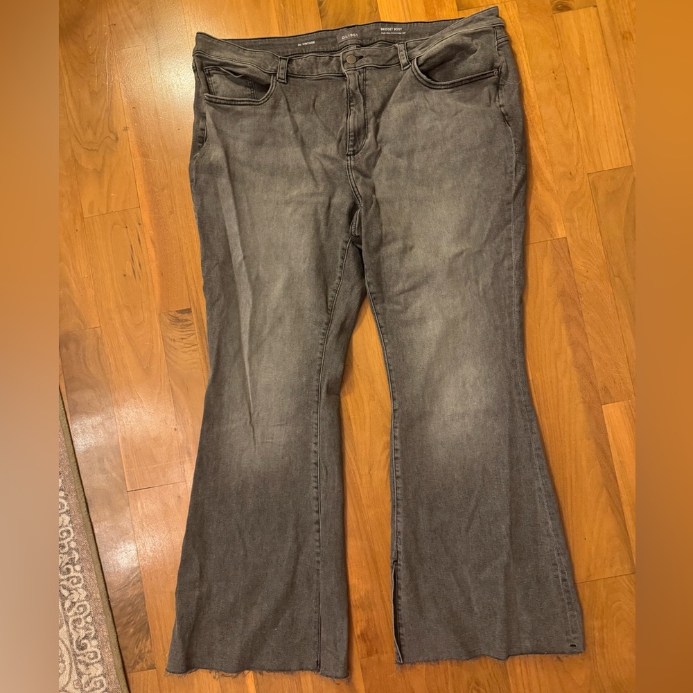 NWOT DL1961 women’s Dark Gray Jeans